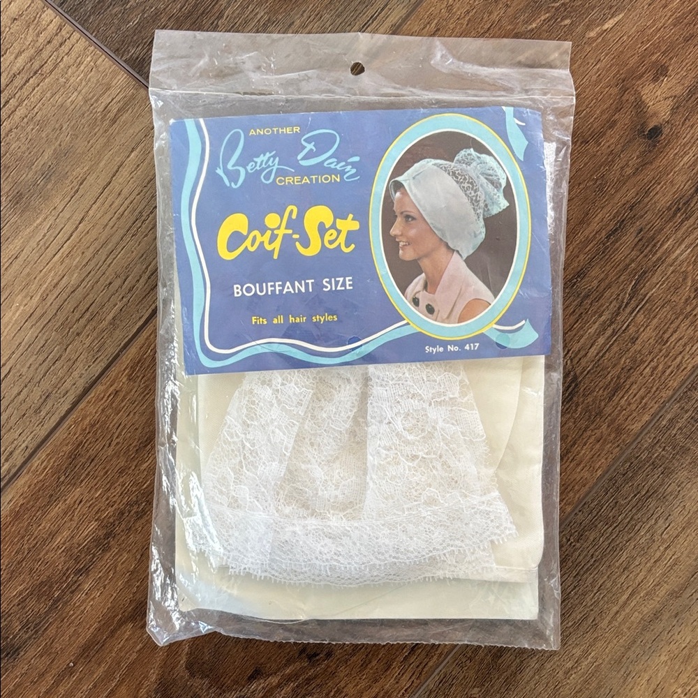Vintage Betty Dain Coif Set- White